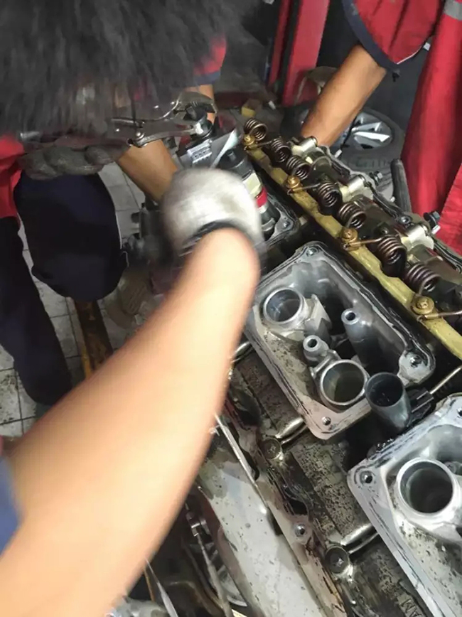 剎車片磨損感應(yīng)是什么原理？