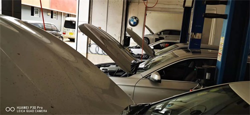 汽車掛在空擋時(shí)出現(xiàn)抖動(dòng)有可能是什么原因？